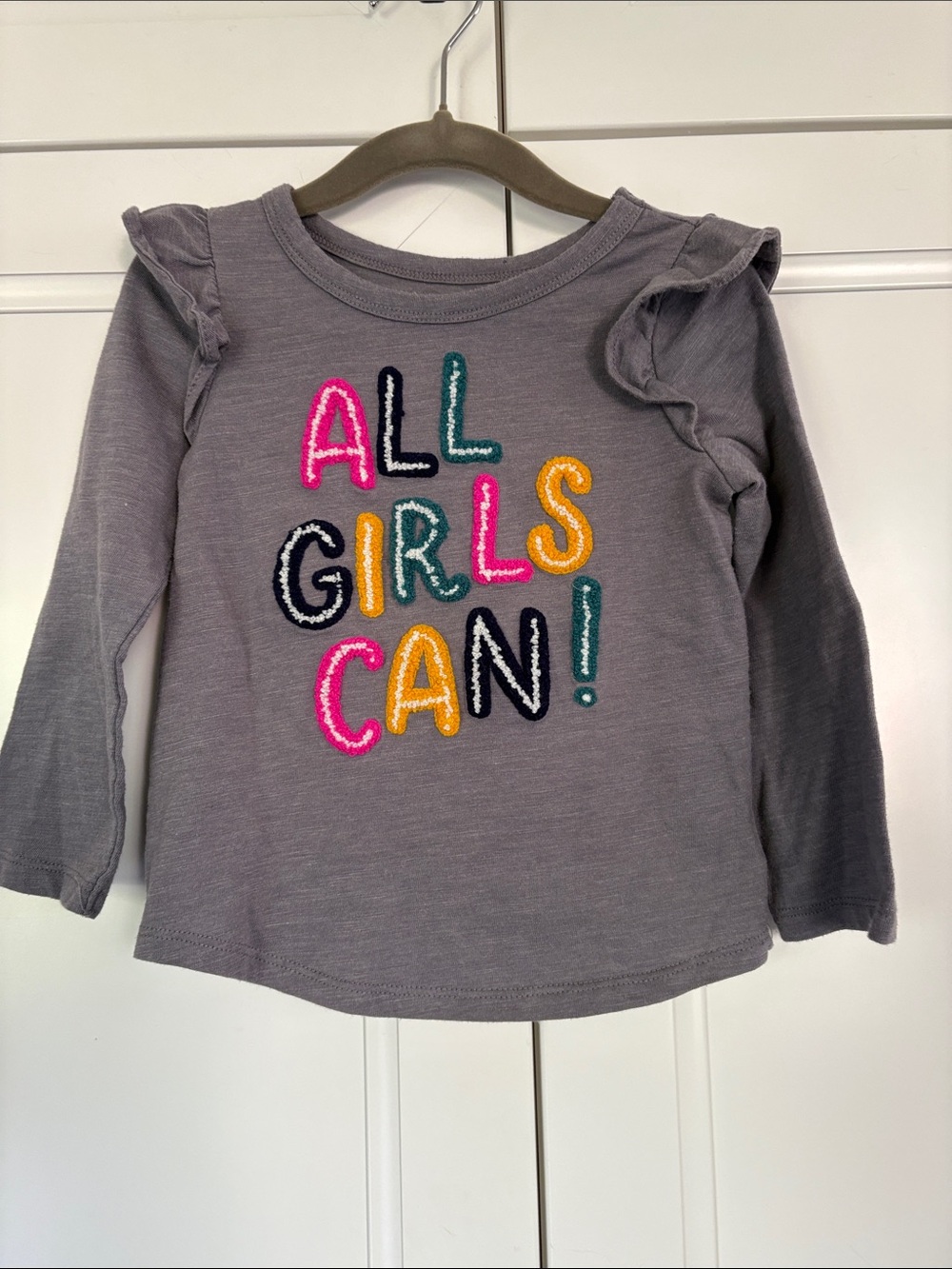 Cat & Jack Gray Long-Sleeve 'All Girls Can!' Top with Multicolor Letters
